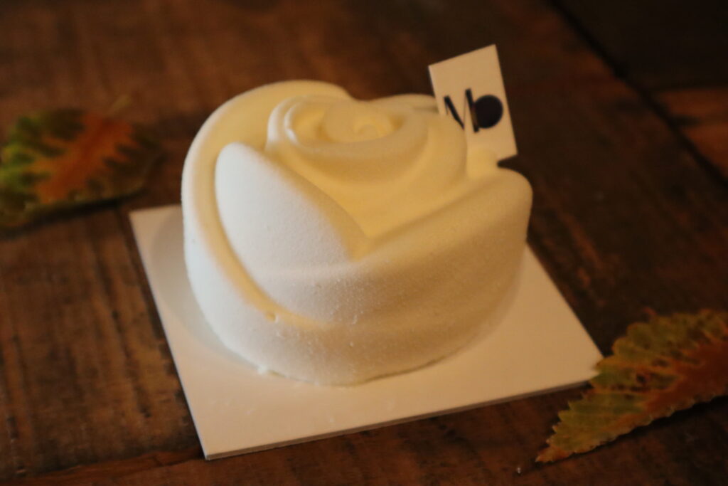 Rose Blanc （マサヒコオズミパリ）